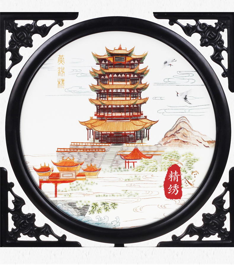 精细的绣工显现高档价值